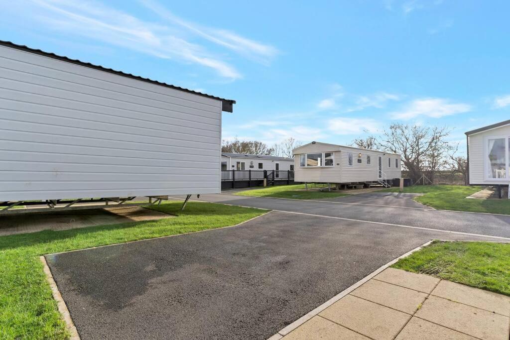 Tattershall Lakes: Sally'S Superior Stay Exterior photo