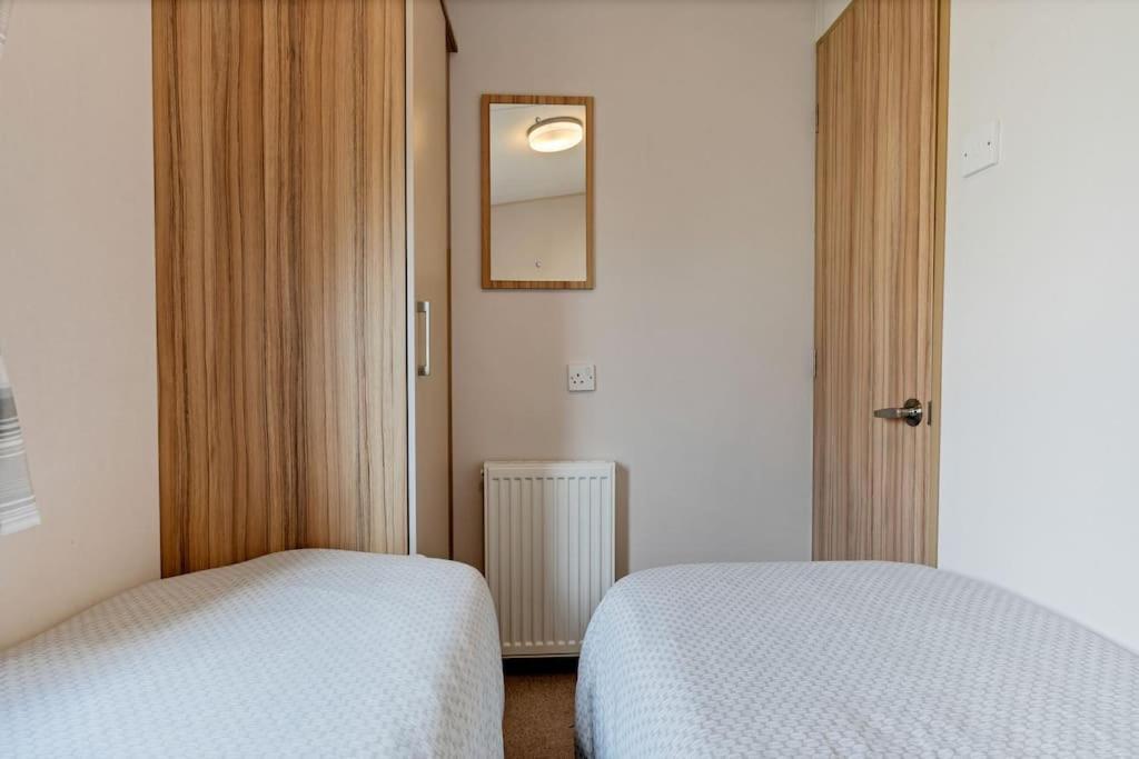 Tattershall Lakes: Sally'S Superior Stay Exterior photo