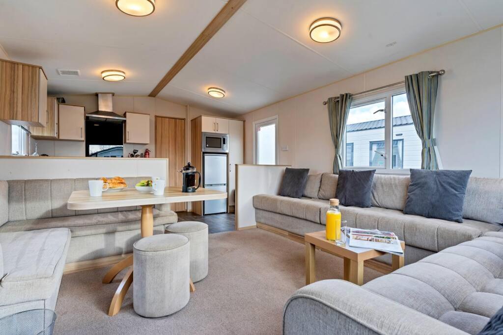 Tattershall Lakes: Sally'S Superior Stay Exterior photo